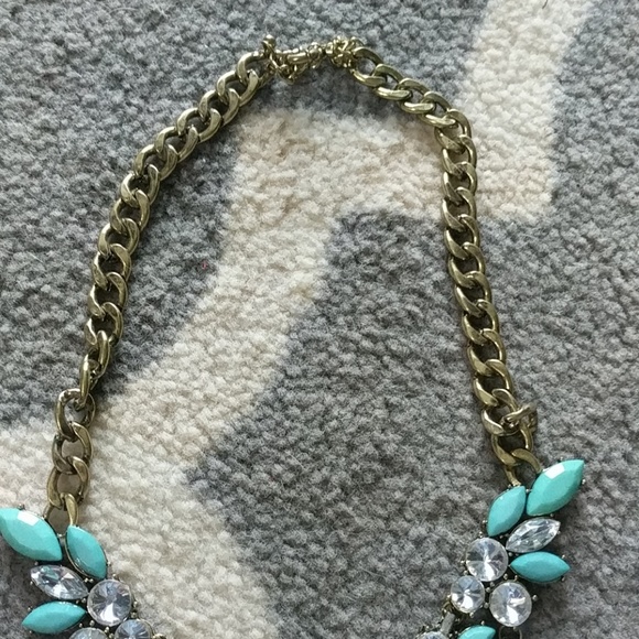 Turquoise statement arrow necklace - Picture 2 of 3